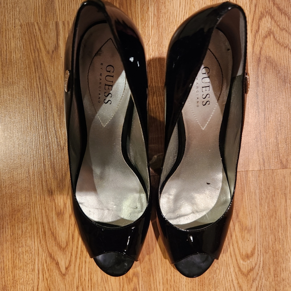 Guess Leather Peeptoe Pump